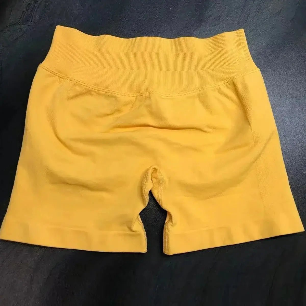 Short Yoga Femme Scrunch Bum–Sans Couture Taille Basse 4.5" - Harmonie